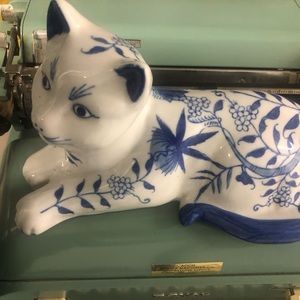 Blue and white glass Cat